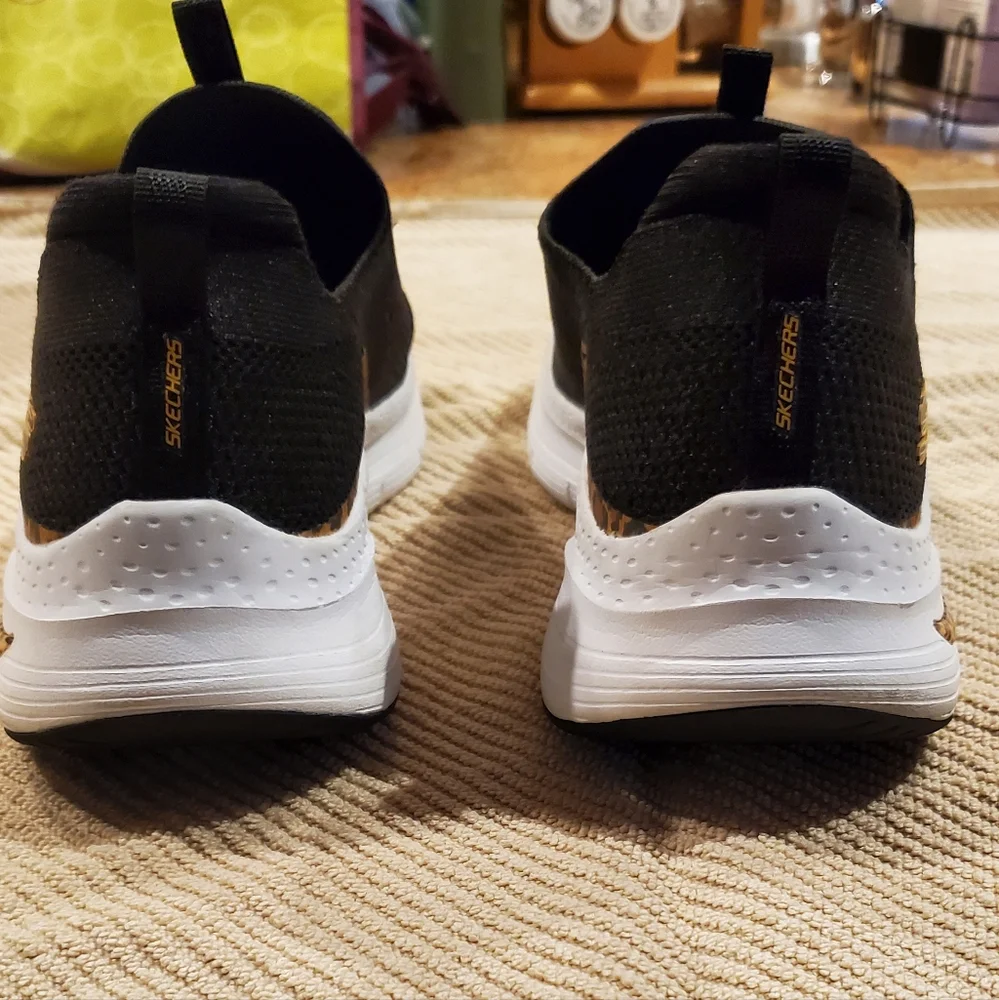 Skechers, Arch Fit  Slip-On Sneakers - Picture 4 of 9